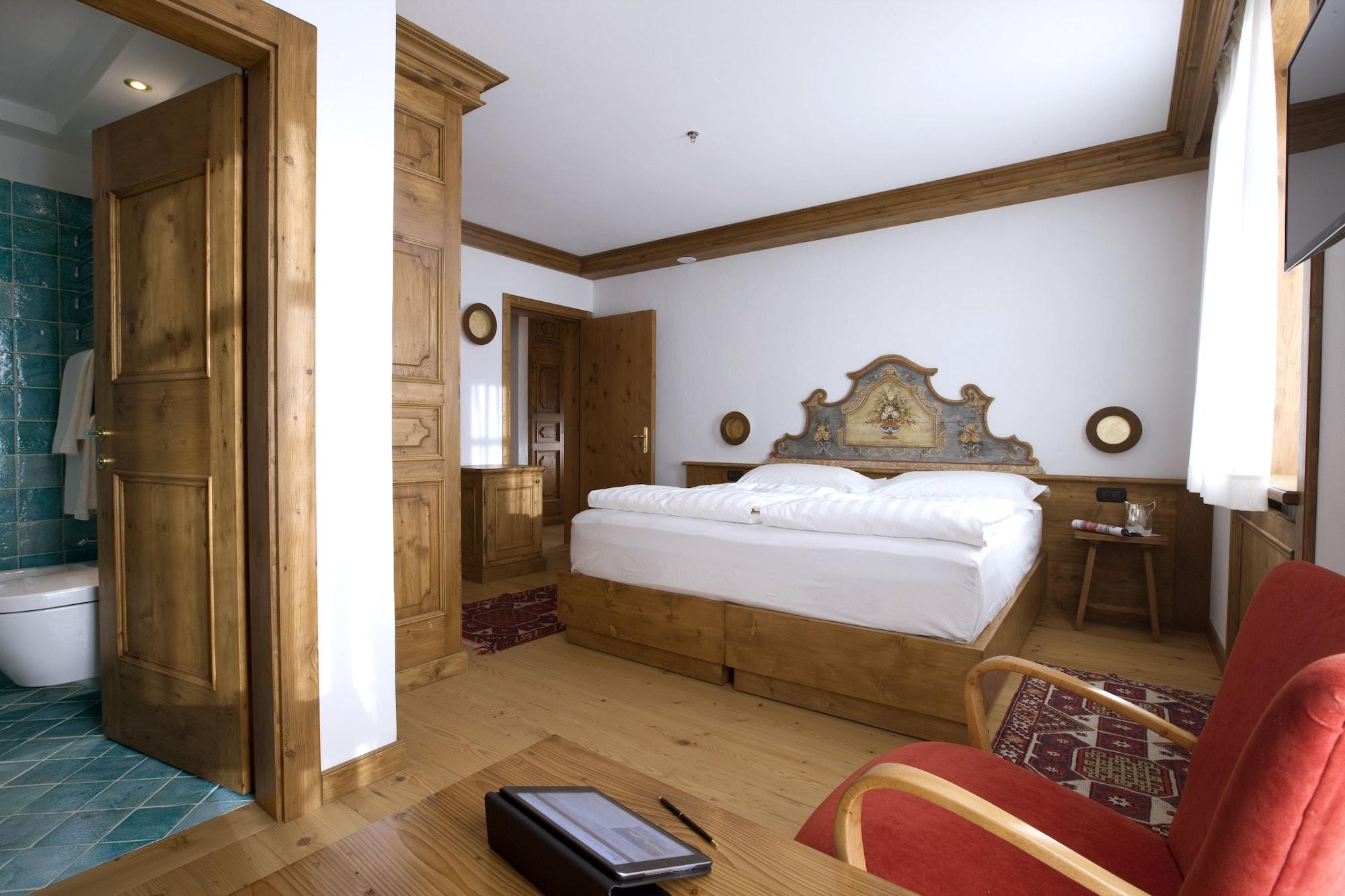 Hotel Cortina Кортина-д'Ампеццо Экстерьер фото