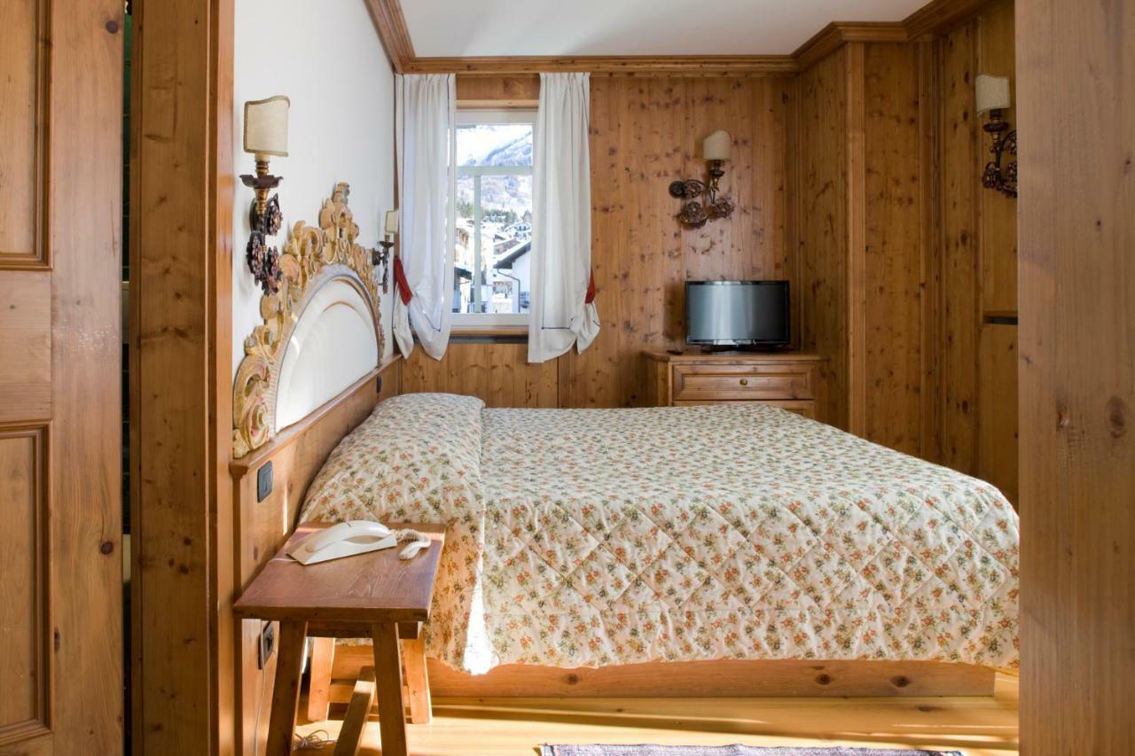 Hotel Cortina Кортина-д'Ампеццо Экстерьер фото