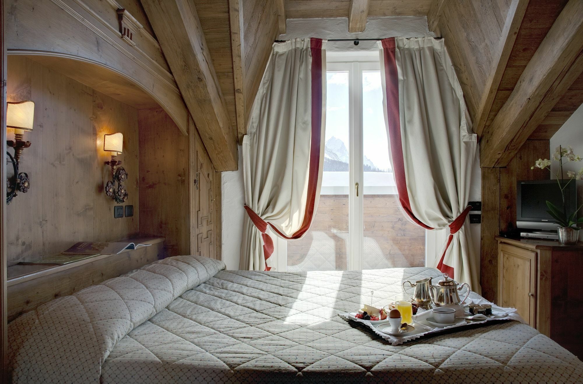 Hotel Cortina Кортина-д'Ампеццо Экстерьер фото